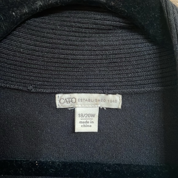 Black high low cardigan. Size 18/20 W. - Picture 9 of 9